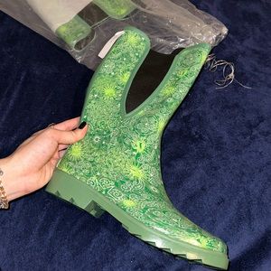 Green rainboots